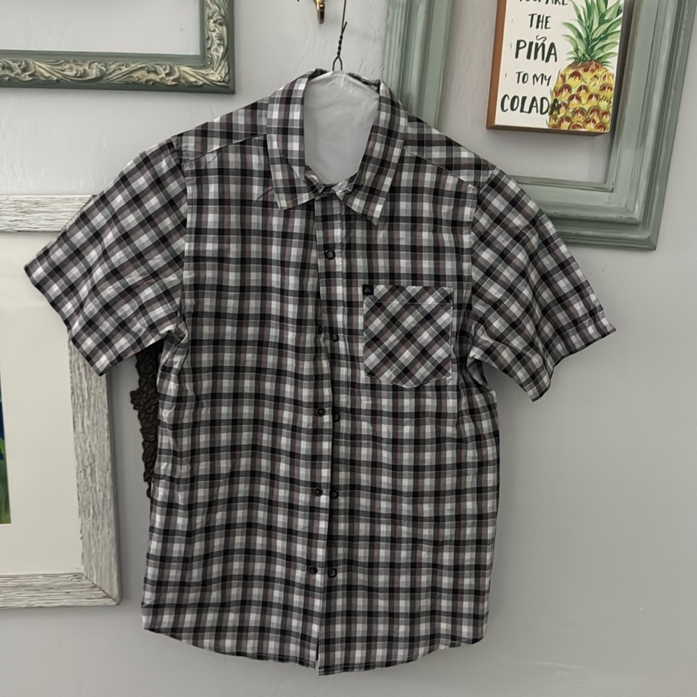 Boys button up short sleeve shirt Size 12-14 large